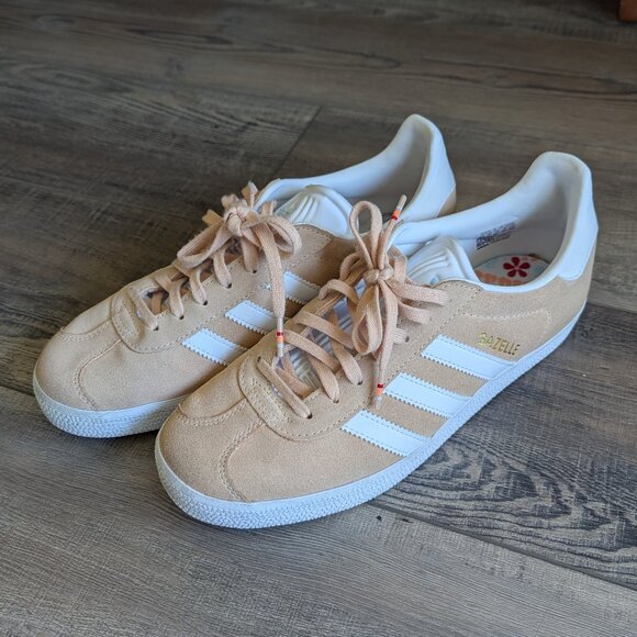 Adidas Women's Gazelle Low Profile Suede Trainer Sneaker in Halo Blush Beige 8.5 - Picture 3 of 9